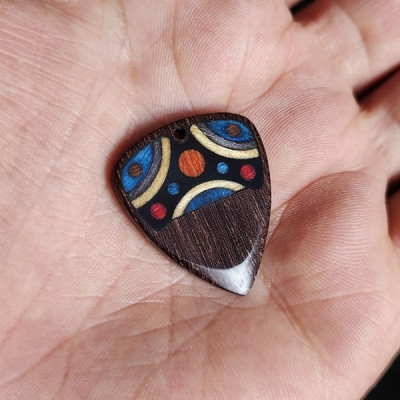 Médiator Modèle spécial Puzzle 7 bois | Riki le Plectrier Médiator Modèle spécial Puzzle 7 bois | Riki le Plectrier